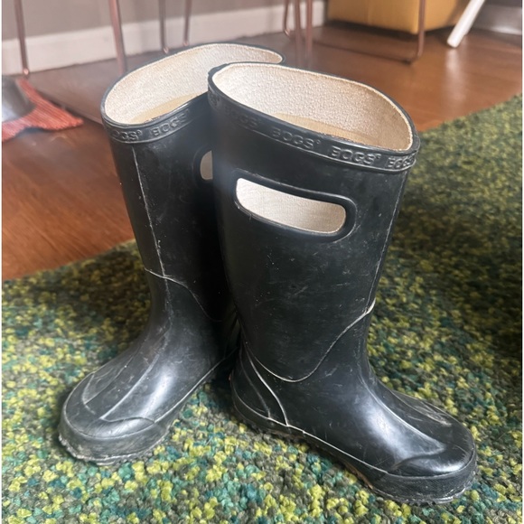 Bogs black boots-kid size 11 - Picture 1 of 5